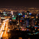 Almaty en la noche. Wikimedia Commons